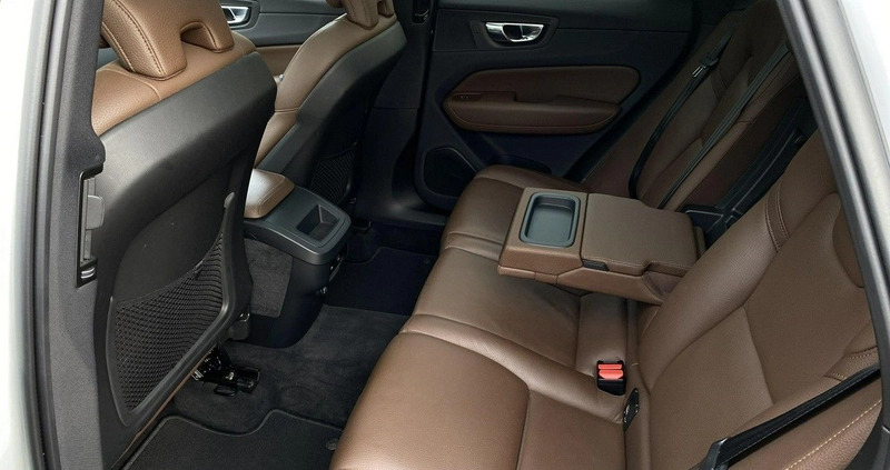 Volvo XC 60 cena 169900 przebieg: 59000, rok produkcji 2019 z Szczekociny małe 379